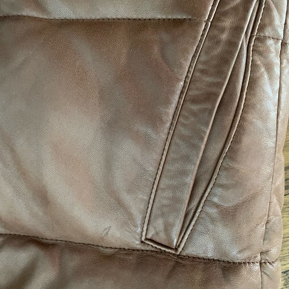 Ralph Lauren reversible leather and wool vest. - Picture 4 of 5